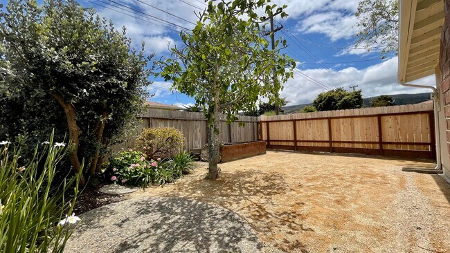 Building Photo - Updated and Renovated 4 Bedroom in Laguna Lake