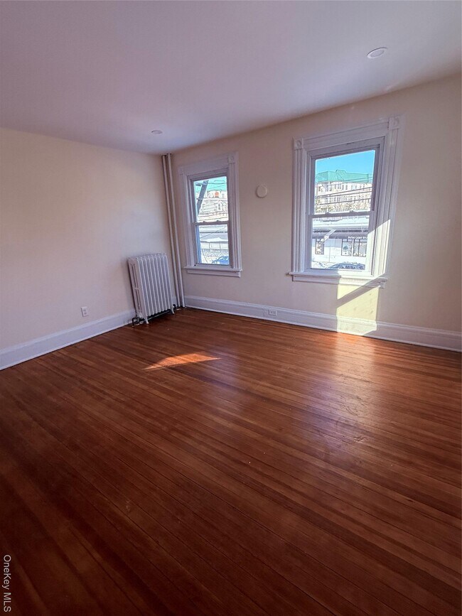 Building Photo - 22 N Regent St