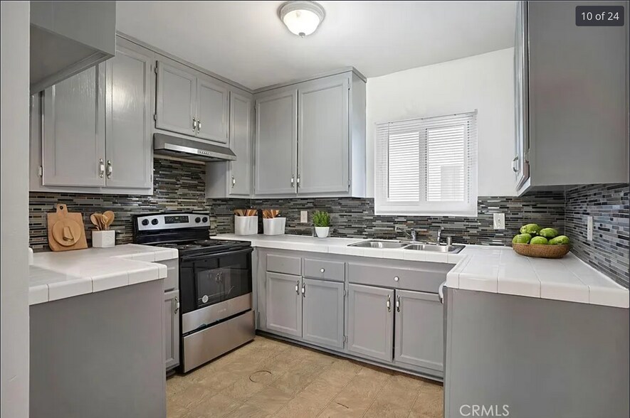 Building Photo - 218 E Tamarack Ave