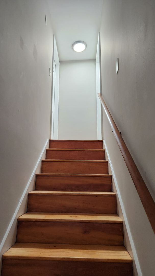 Building Photo - Bright and Newly Updated Apartment in the Heart of Old Town!