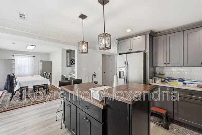 Building Photo - 6022 Rixey Dr