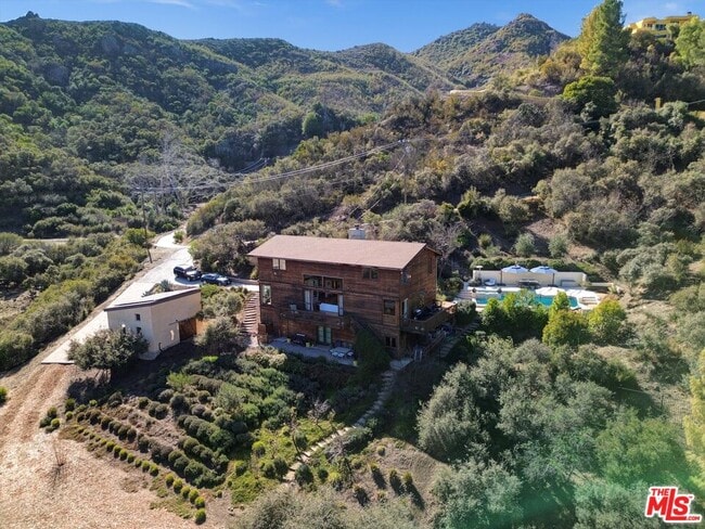 Building Photo - 1850 Olivera Dr