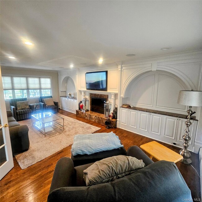 Building Photo - 10 Foxwood Ln