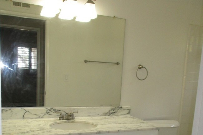 Building Photo - 18216 Index St