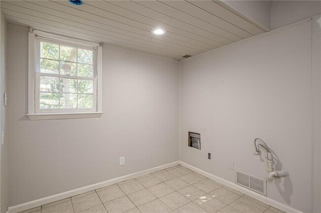 Building Photo - 1798 Dogwood Ct SW