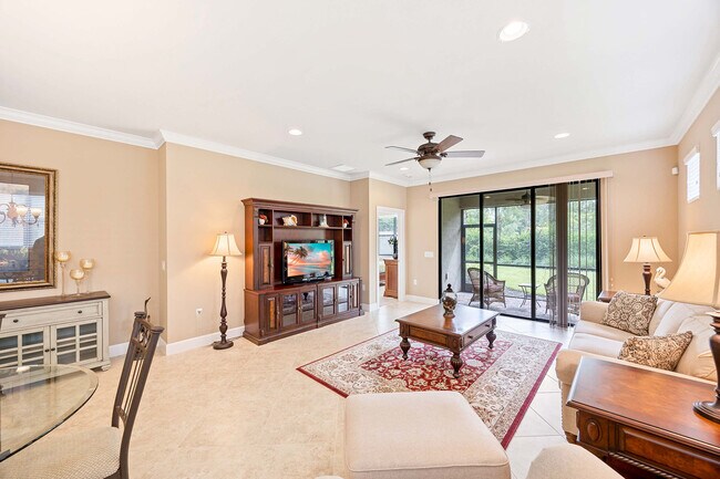 Building Photo - 7638 Jacaranda Ln