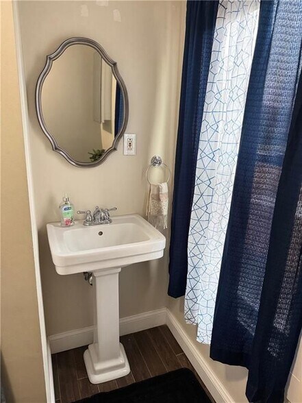 Building Photo - 2 Brook St