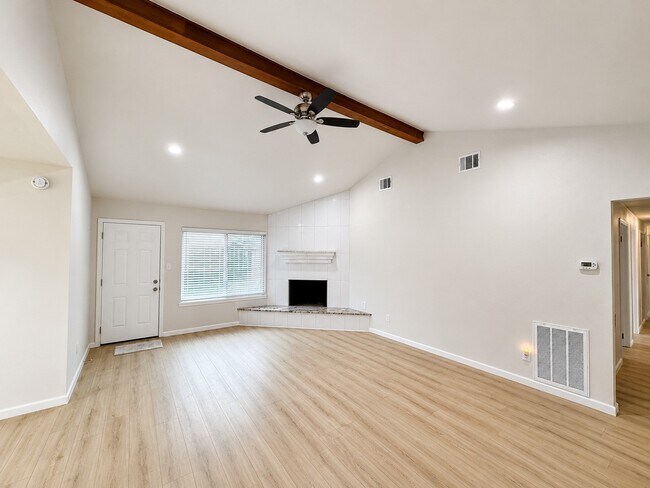 Building Photo - 7303 Augustine Dr