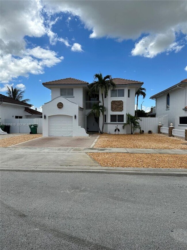 Building Photo - 16620 SW 141st Ct