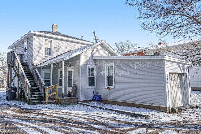 Building Photo - 412 E Prairie St