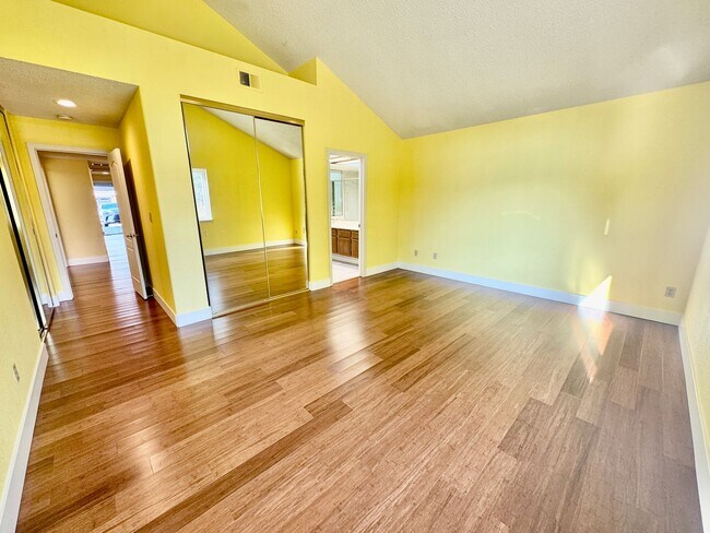 Building Photo - Spacious 4 Bed/2Ba Home in Richmond with Large Backyard!