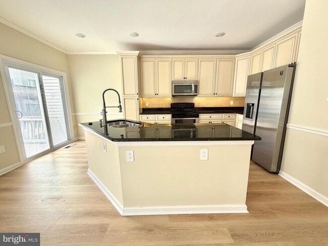 Building Photo - 47403 Darkhollow Falls Terrace
