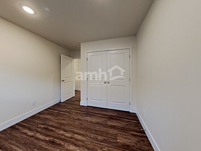Building Photo - 33142 Ten Trails Pkwy