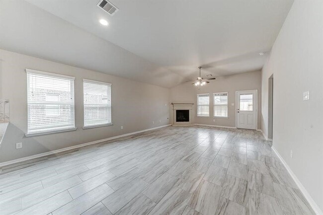 Building Photo - 2702 Golden Hills Ct