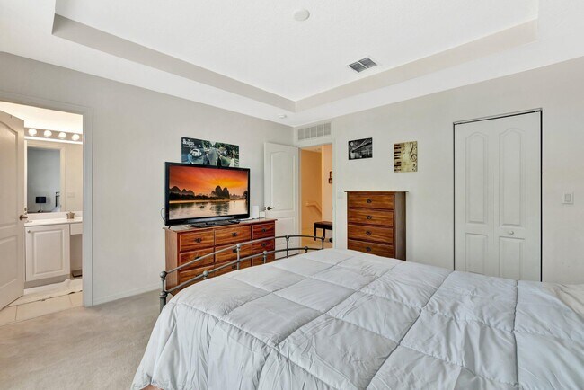Building Photo - 2061 SE Glen Ridge Dr
