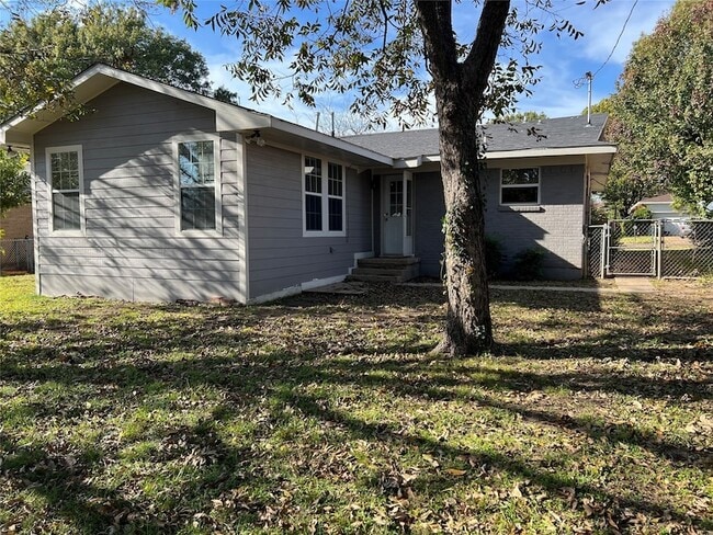 Building Photo - 1113 S Idlewild Dr