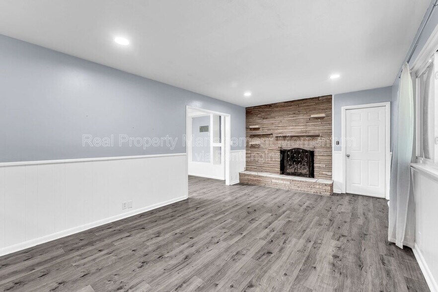 Building Photo - 1105 13th St
