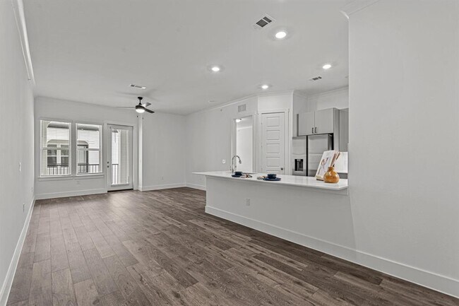 Primary Photo - 1664 Hillside Terrace