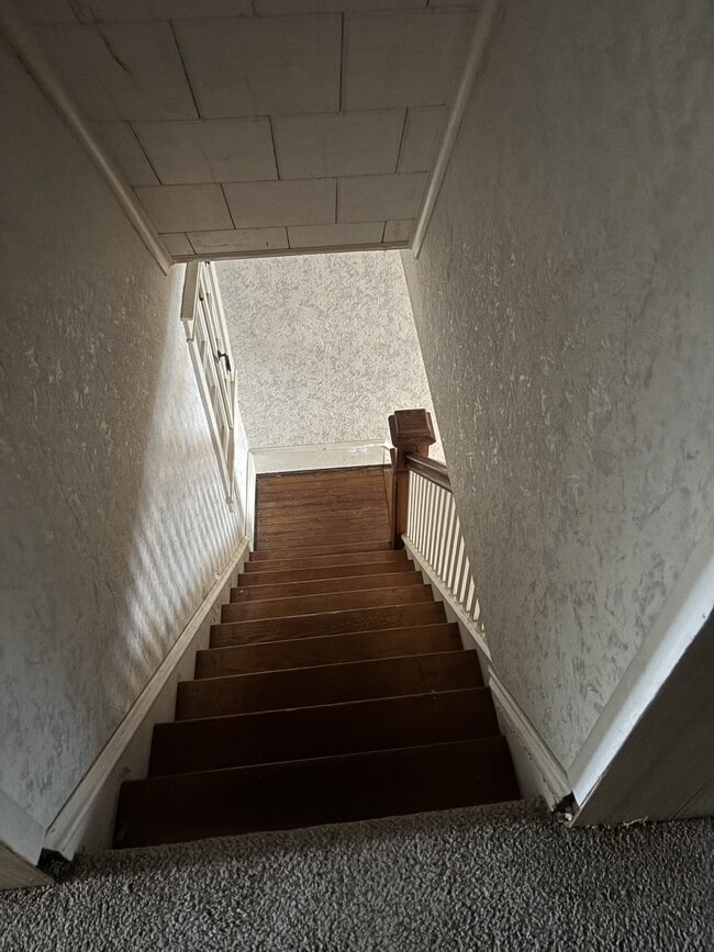 Building Photo - 2 S Vine St