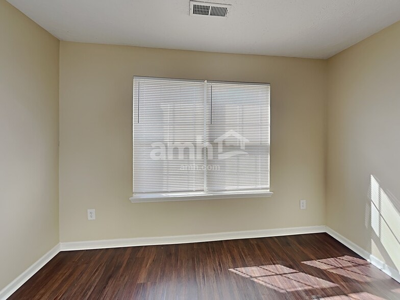 Building Photo - 7276 Burlat Ln