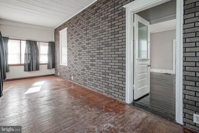 Building Photo - 37 Carroll Ave