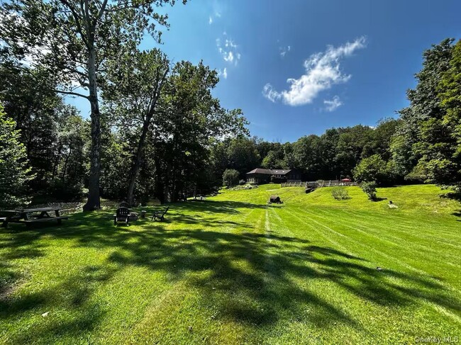 Building Photo - 222 Hurley Rd