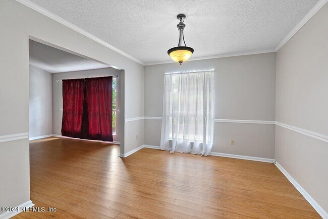 Building Photo - Beautiful 4-bedroom, 2-bath home in Mandarin!