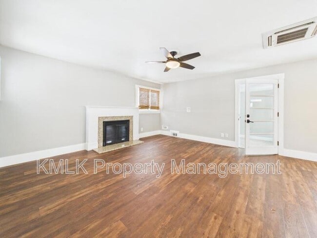 Building Photo - 2514 Carson Rd