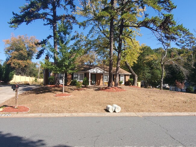 Building Photo - Beautiful Ranch Home in Charlotte NC