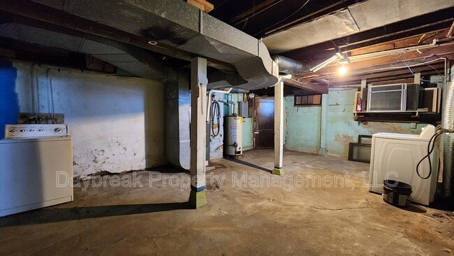 Building Photo - 1316 3rd Ave N