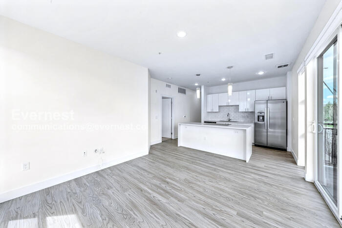 Building Photo - 3500 S Corona St