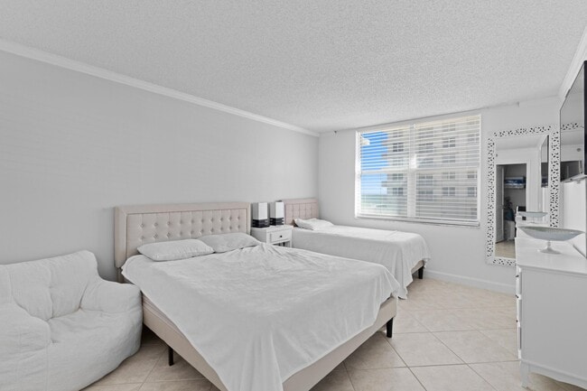 Building Photo - 4505 S Ocean Blvd