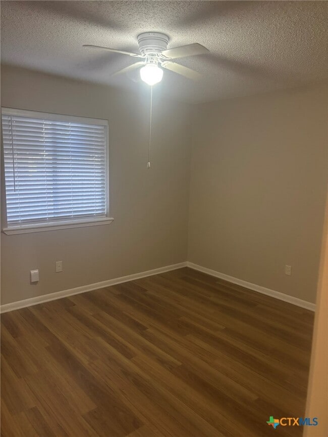 Building Photo - 104 Milann St