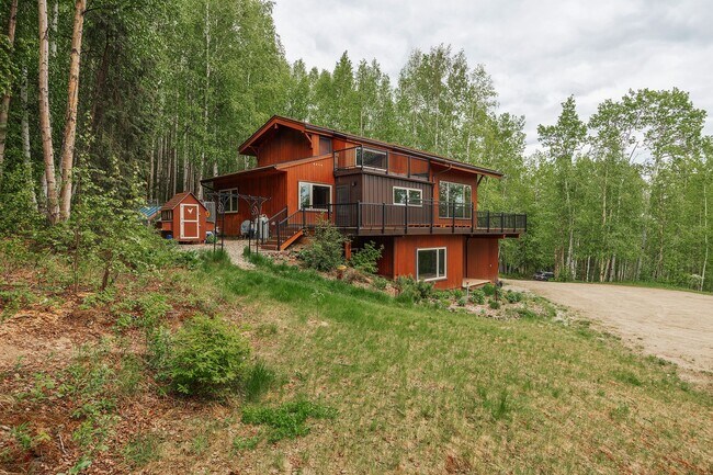 Building Photo - 1499 Golden View Dr