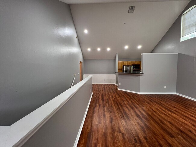 Building Photo - Great Condo for rent!