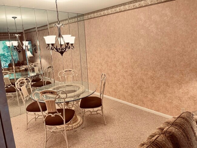 Building Photo - 2812 N Auburn Ct