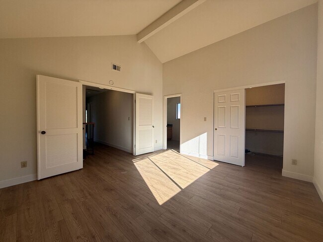Building Photo - 6574 Leyland Park Dr