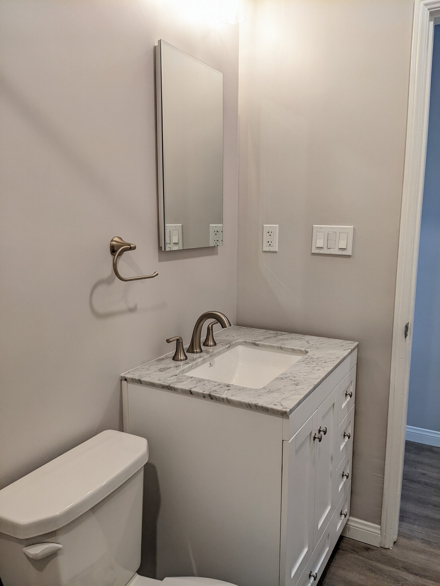 Building Photo - 5636 Cedros Ave