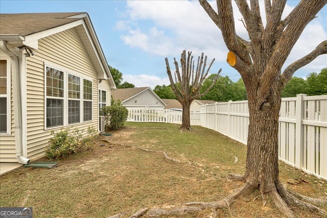 Building Photo - 1033 Pinehurst Dr