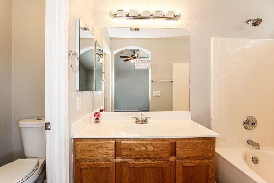 Building Photo - 18139 N Skyhawk Dr