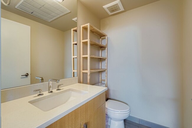 Building Photo - Eastlake Townhome with Commanding Views