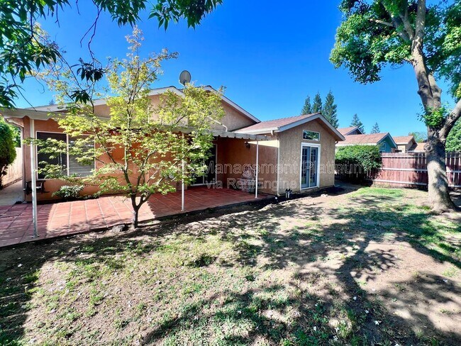 Building Photo - 2669 Alamos Ave