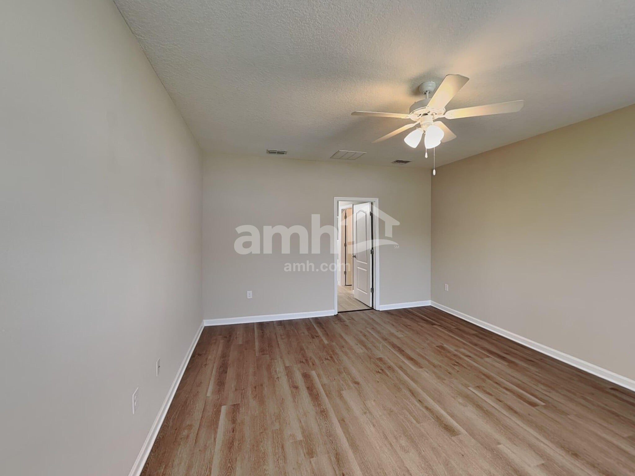 Building Photo - 37 Trumpco Dr