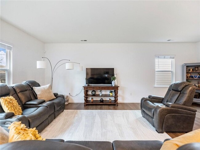 Building Photo - 680 Groover St