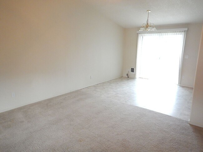 Building Photo - 3 Bedroom, 2 Bathroom North of Prineville - Fenced Back Yard - Available soon!