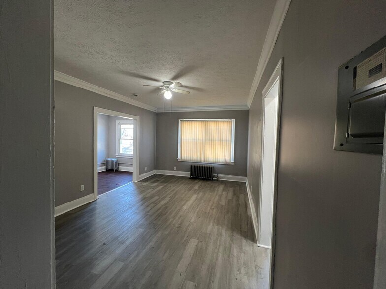 Building Photo - 392 E 147th St