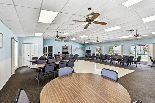 Building Photo - 9032 Mission Oaks Blvd