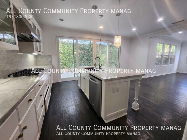 Building Photo - 43 Los Indios