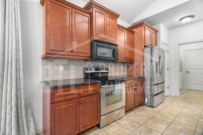 Building Photo - 3 Bedroom/2 Bath Duplex in Stonebridge Vil...