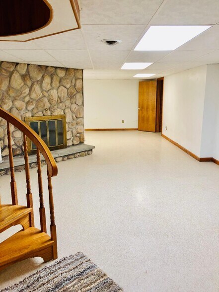 Building Photo - 6878 Nickis Ln